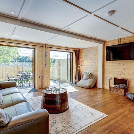 Buttercup Lodge Benson Bagian luar foto