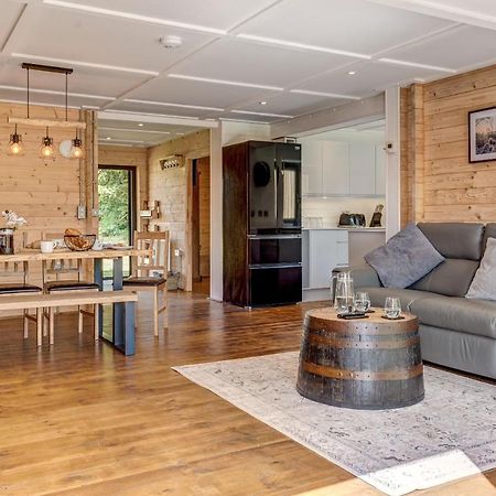 Buttercup Lodge Benson Bagian luar foto